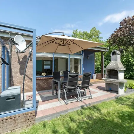 With Enclosed Garden Holiday home