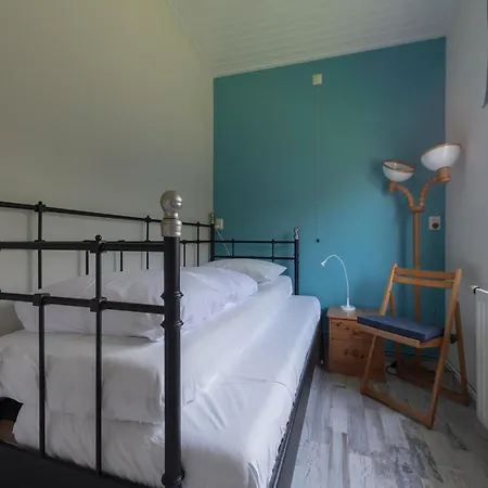 With Enclosed Garden Holiday home *