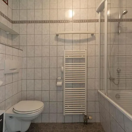 Holiday home With Enclosed Garden Sint Maartensvlotbrug
