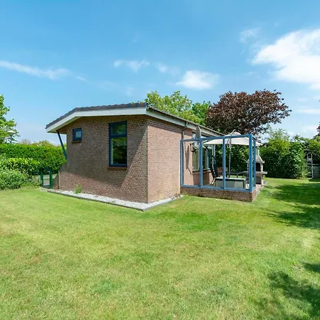 Eureka 78 With Enclosed Garden 度假居 Sint Maartensvlotbrug